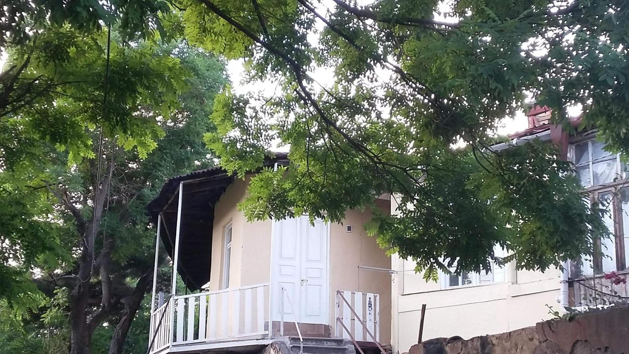טביליסי Hotel Jurkha מראה חיצוני תמונה